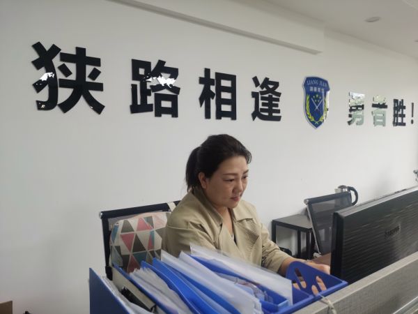 春風如你，芳華綻放