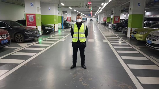 地下車庫的守衛(wèi)