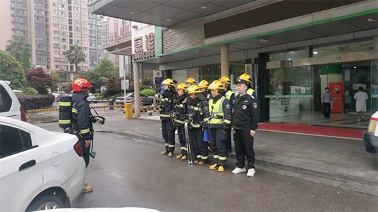 “五一”將至 開(kāi)展消防演練 守住安全生命線(xiàn)